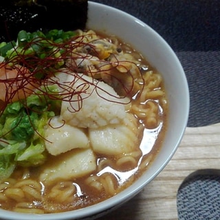 海老イカあさり×魚介だし白菜の海鮮胡麻味噌ラーメン